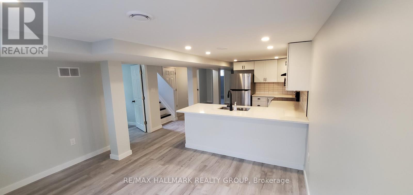 1329 BLOOMSBURY CRESCENT — photo 16