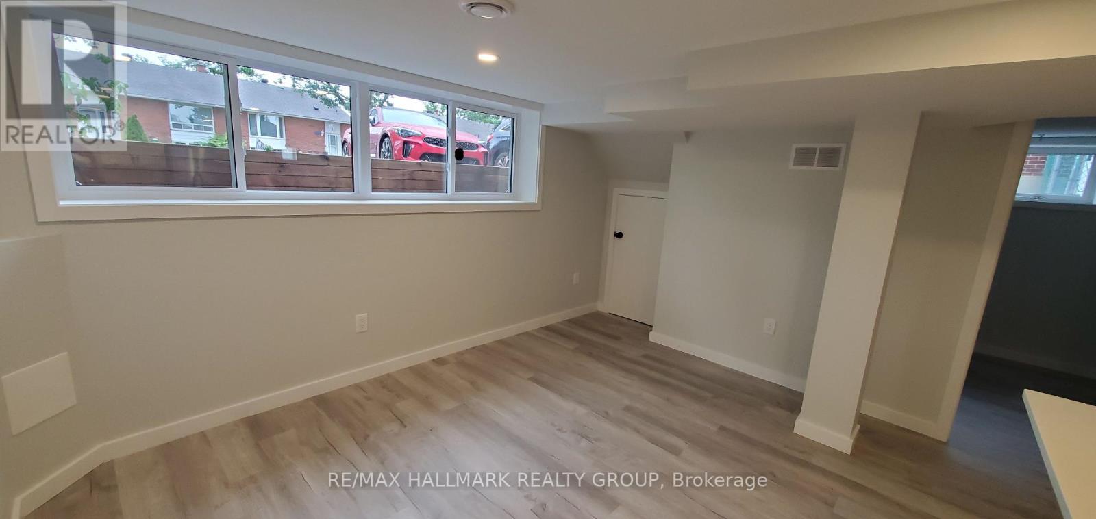 1329 BLOOMSBURY CRESCENT — photo 20