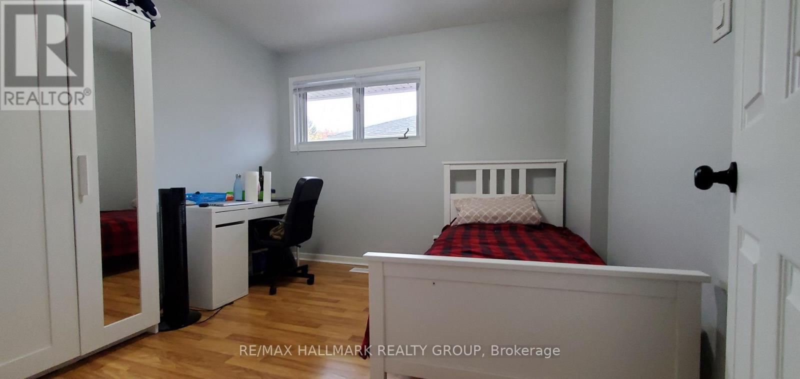 1329 BLOOMSBURY CRESCENT — photo 8