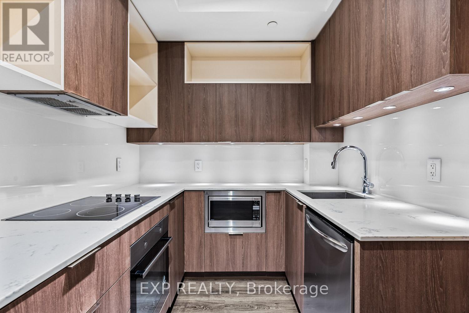 #314 200 SACKVILLE STREET - 7