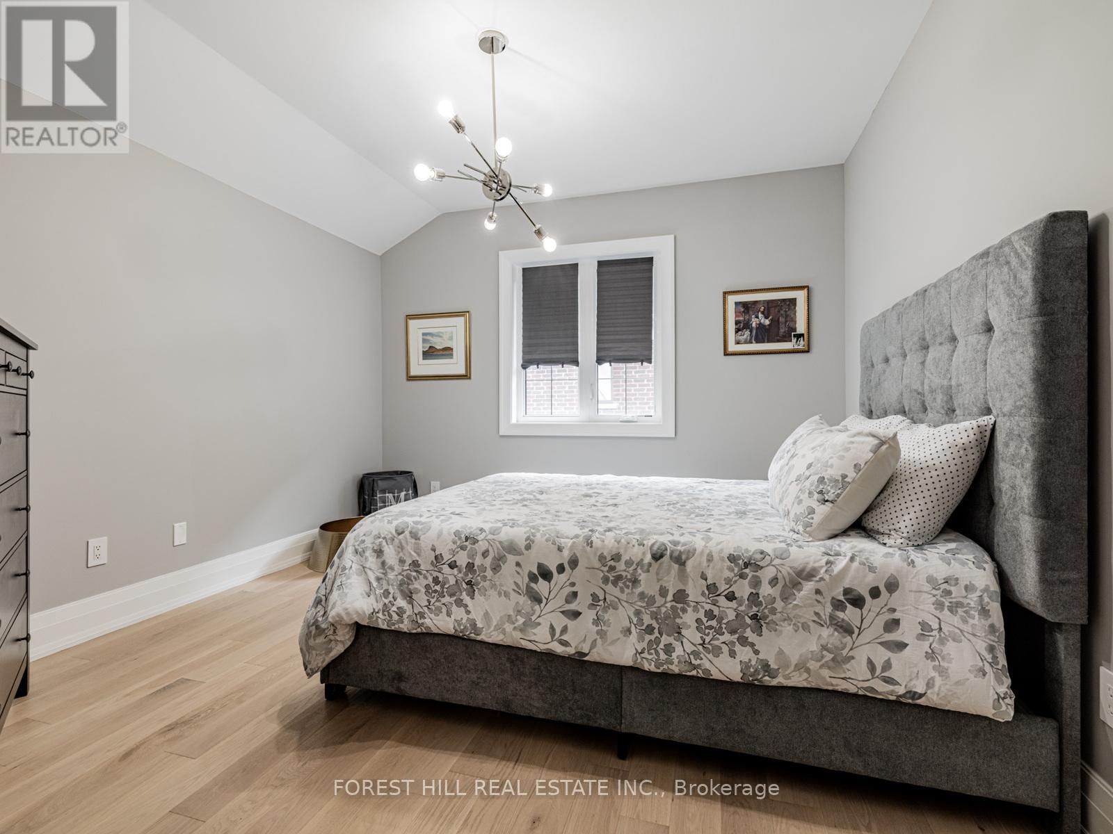 13 PELLEGRINI DRIVE - 38