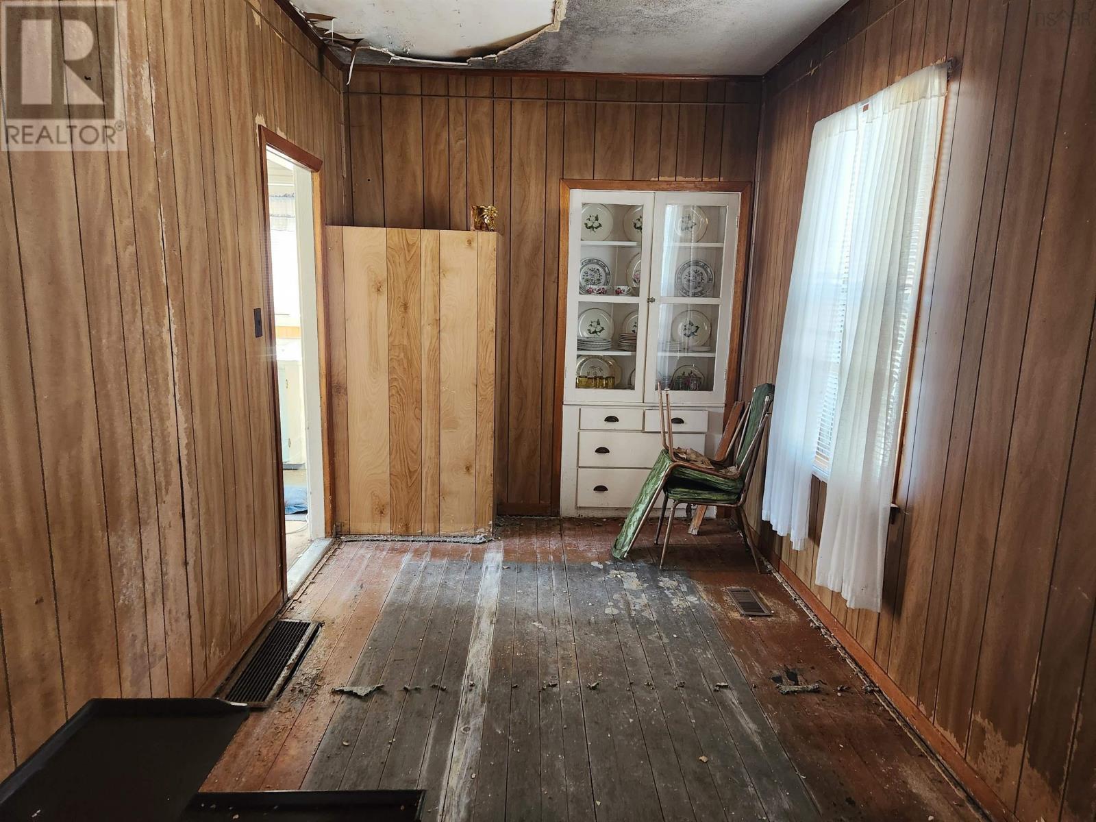 Property 8 of 14 of 28 White Point 1 Road