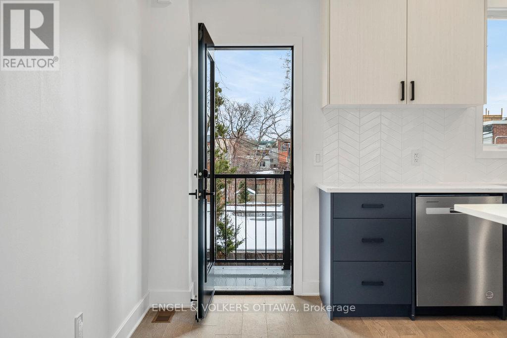 73 PARENT AVENUE — photo 21