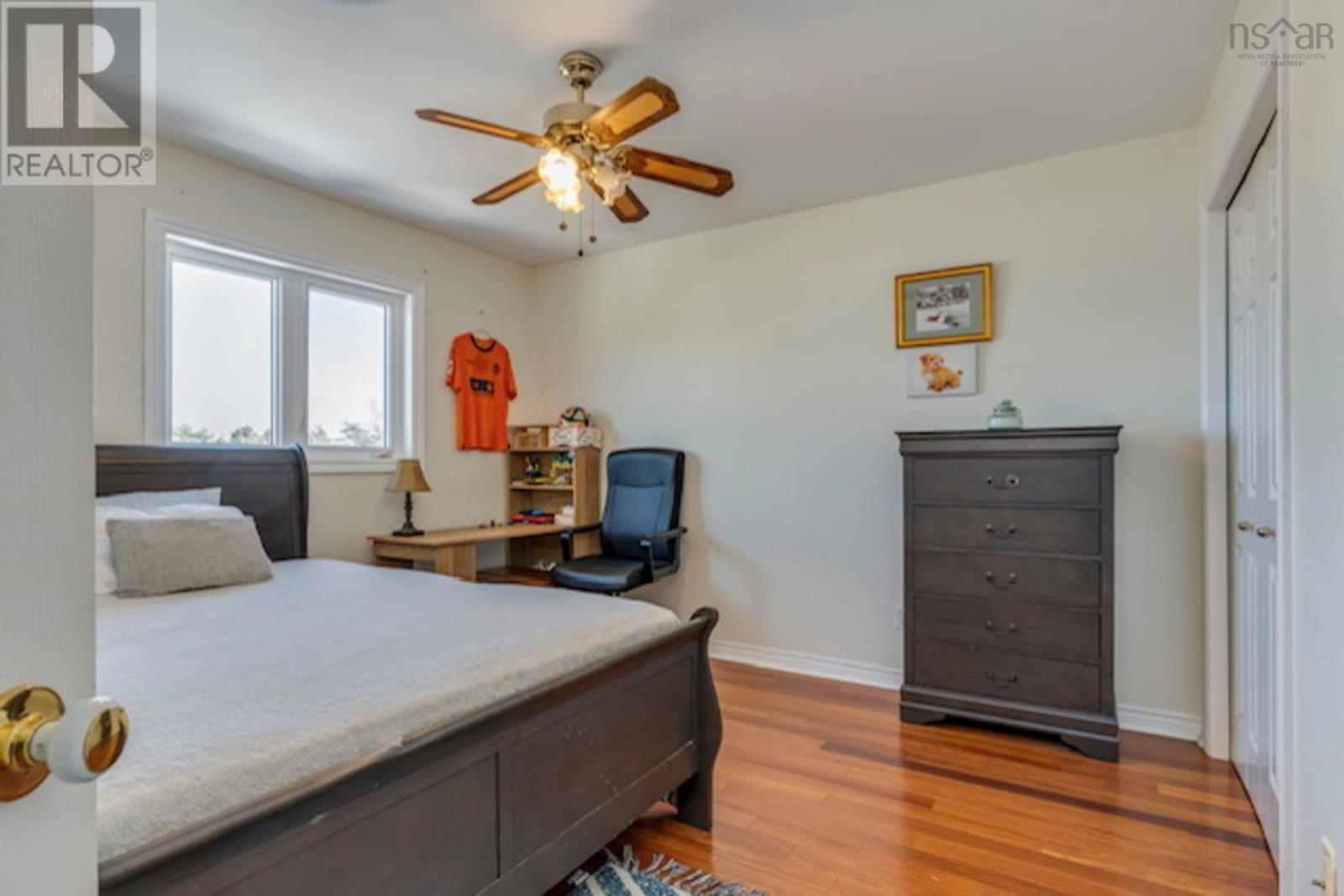 Property 30 of 50 of 68 Royal Masts Way