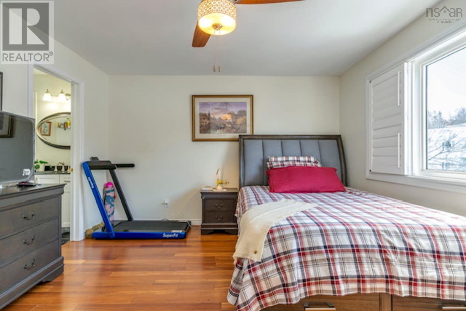 Property 27 of 50 of 68 Royal Masts Way