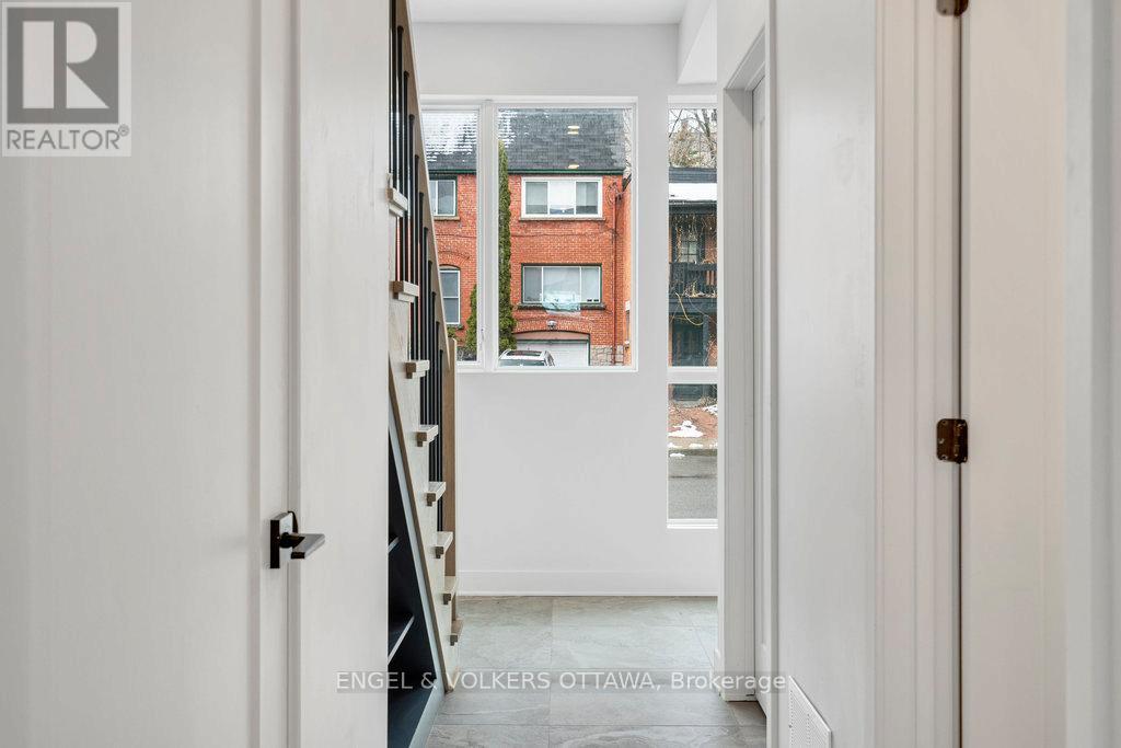 73 PARENT AVENUE — photo 9