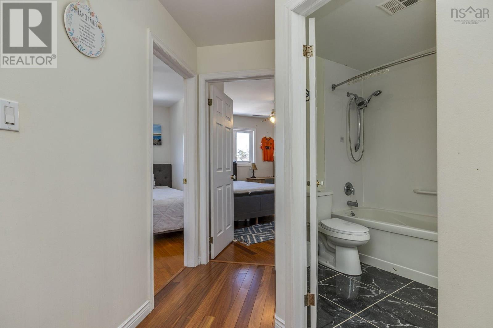 Property 39 of 50 of 68 Royal Masts Way