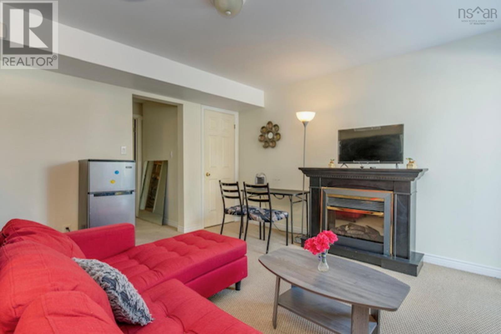 Property 42 of 50 of 68 Royal Masts Way