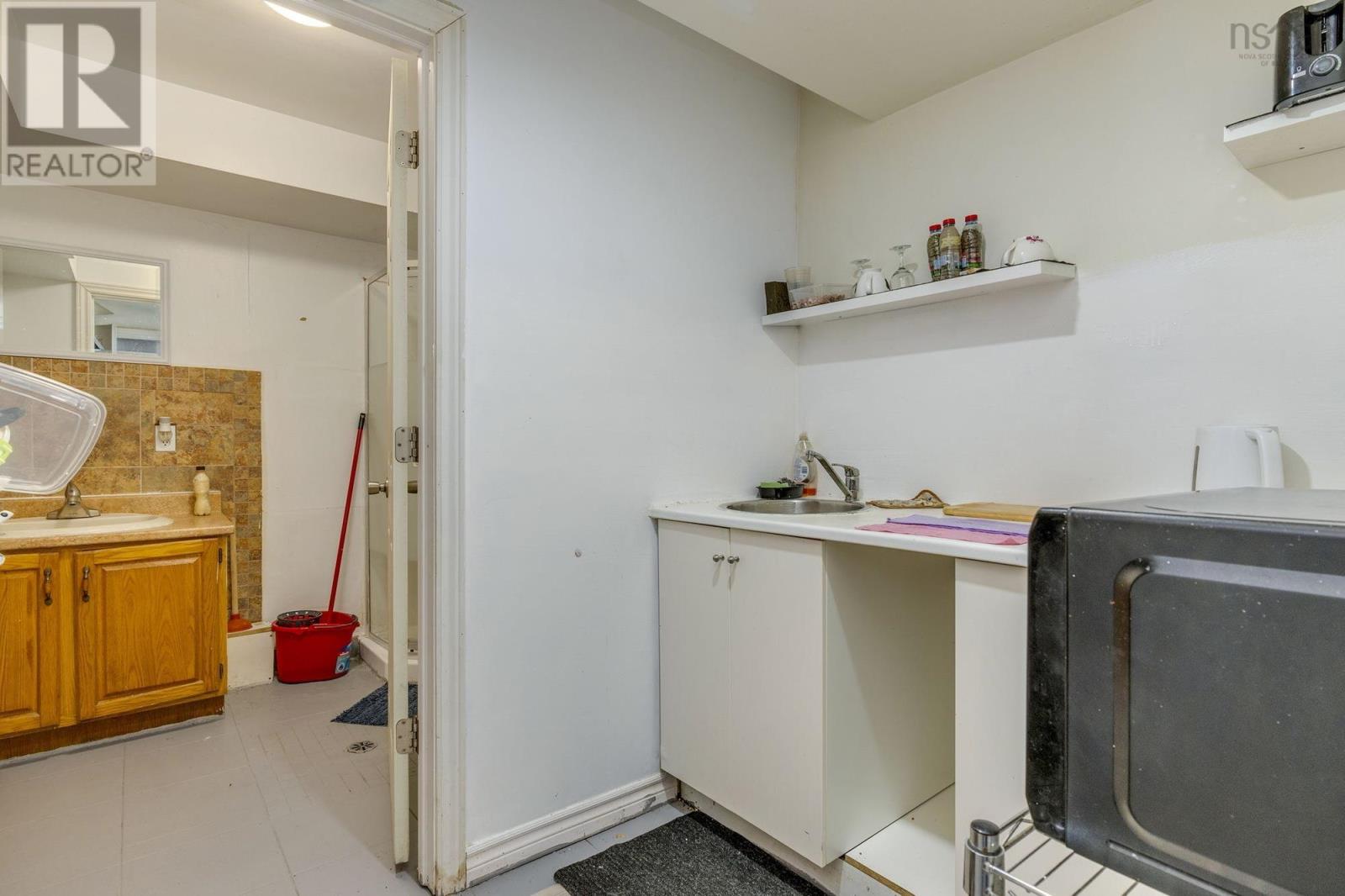 Property 46 of 50 of 68 Royal Masts Way