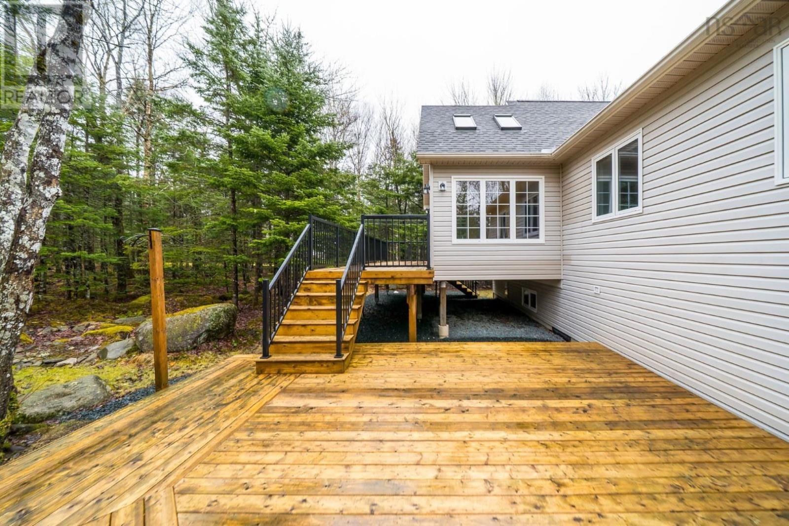 Property 38 of 51 of 32 Bristol Avenue