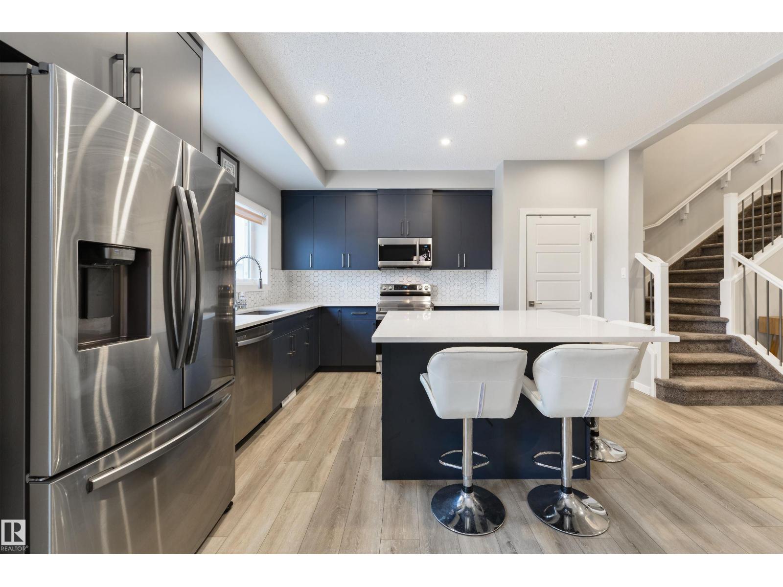 5361 LARK LD NW, Edmonton