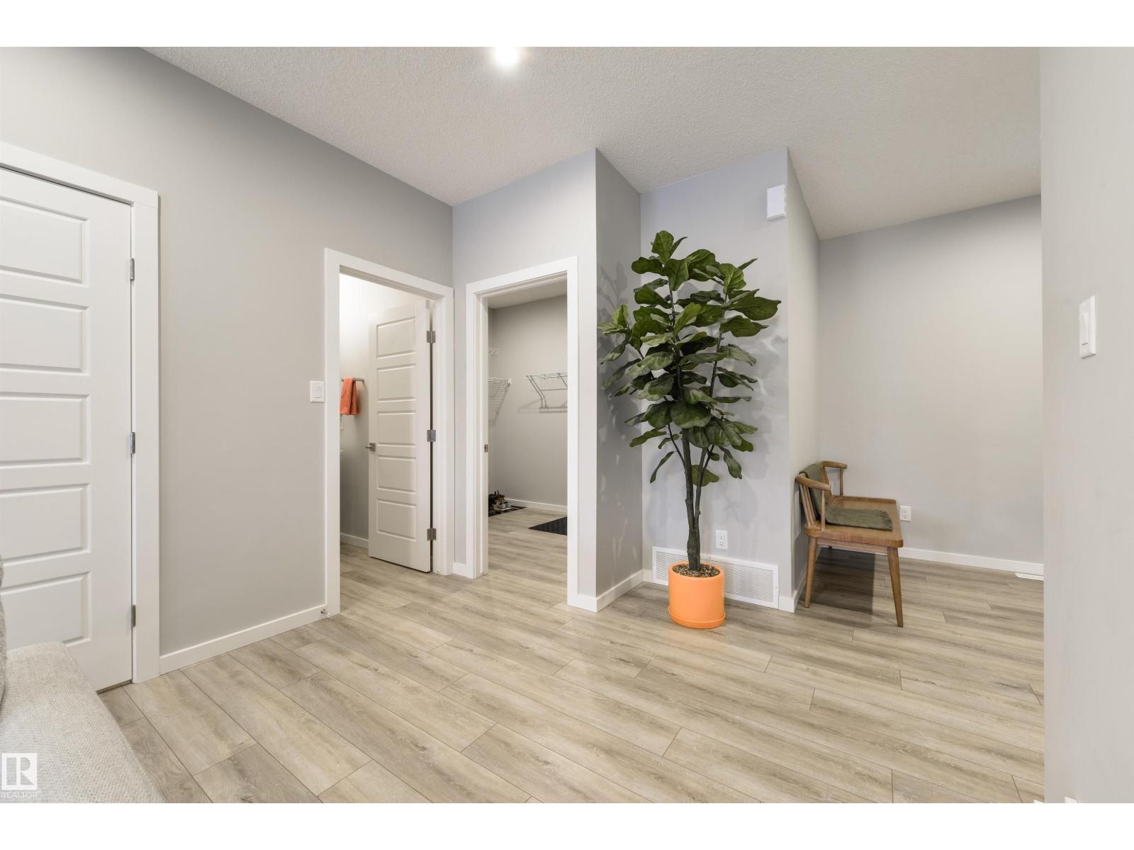 5361 LARK LD NW, Edmonton