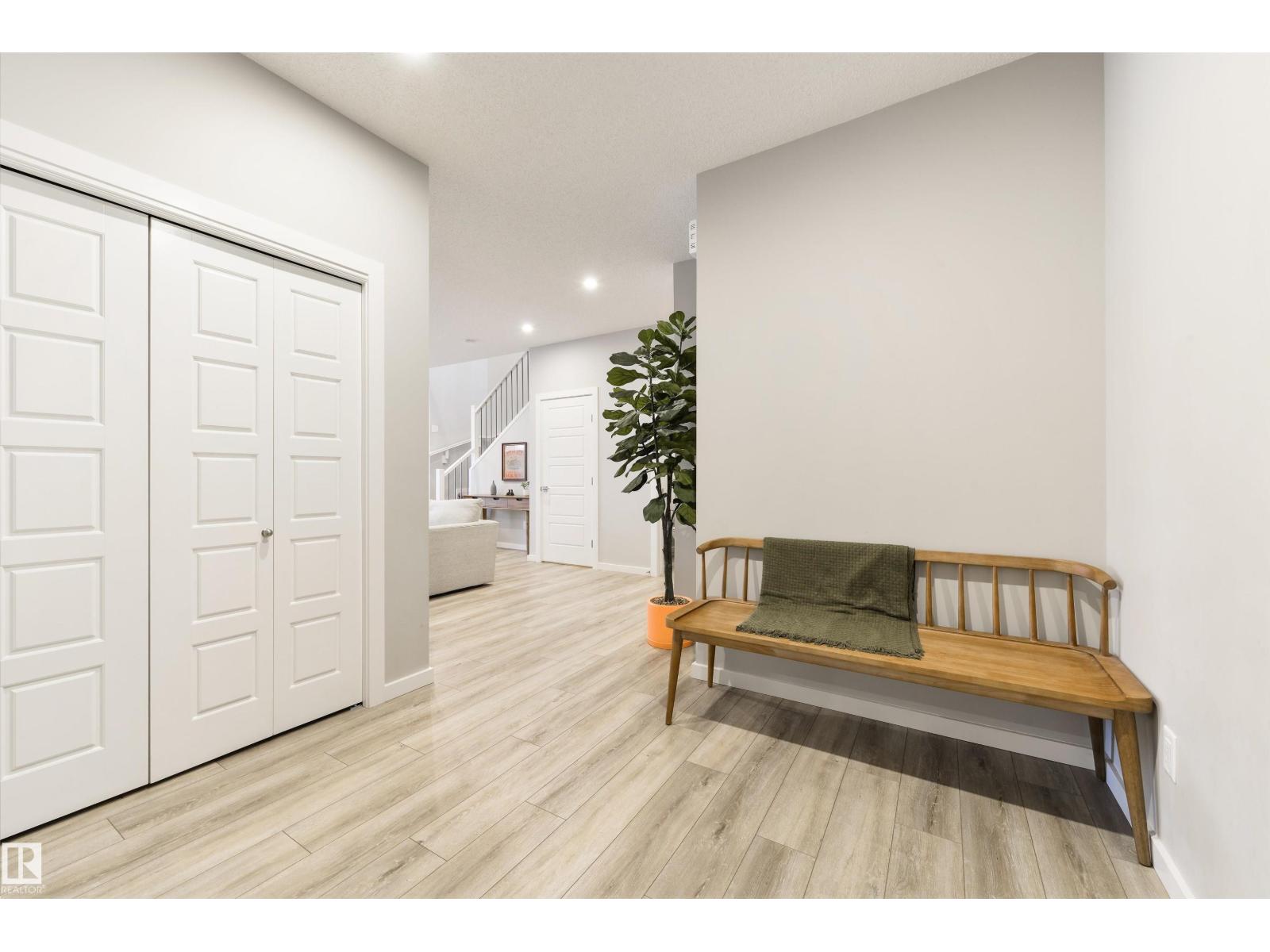 5361 LARK LD NW, Edmonton