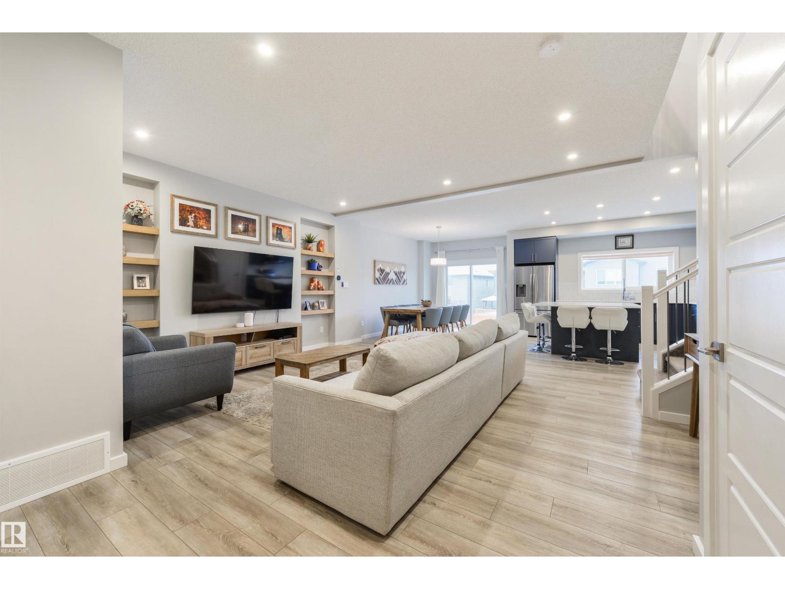 5361 LARK LD NW, Edmonton