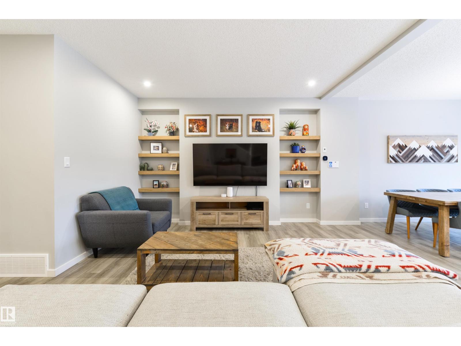 5361 LARK LD NW, Edmonton