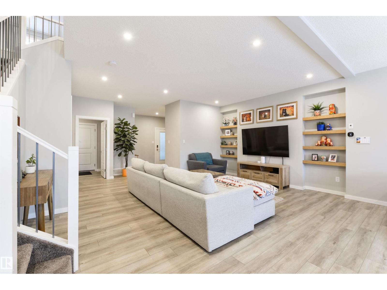 5361 LARK LD NW, Edmonton