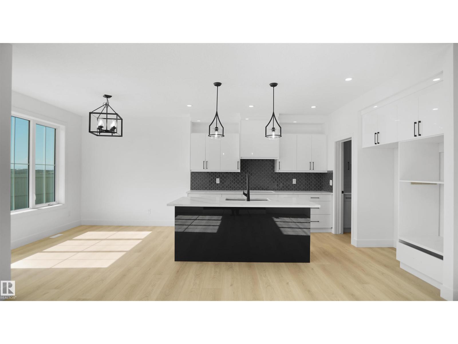 803 30 AV NW, Edmonton