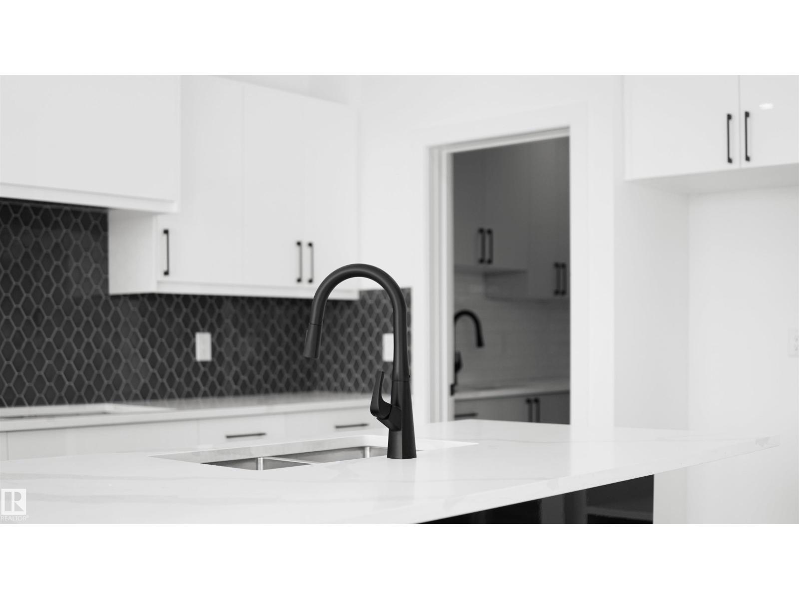 803 30 AV NW, Edmonton