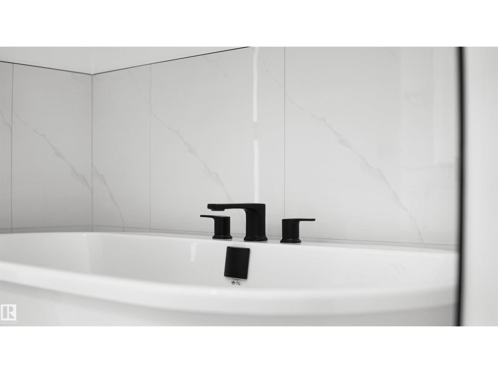 803 30 AV NW, Edmonton