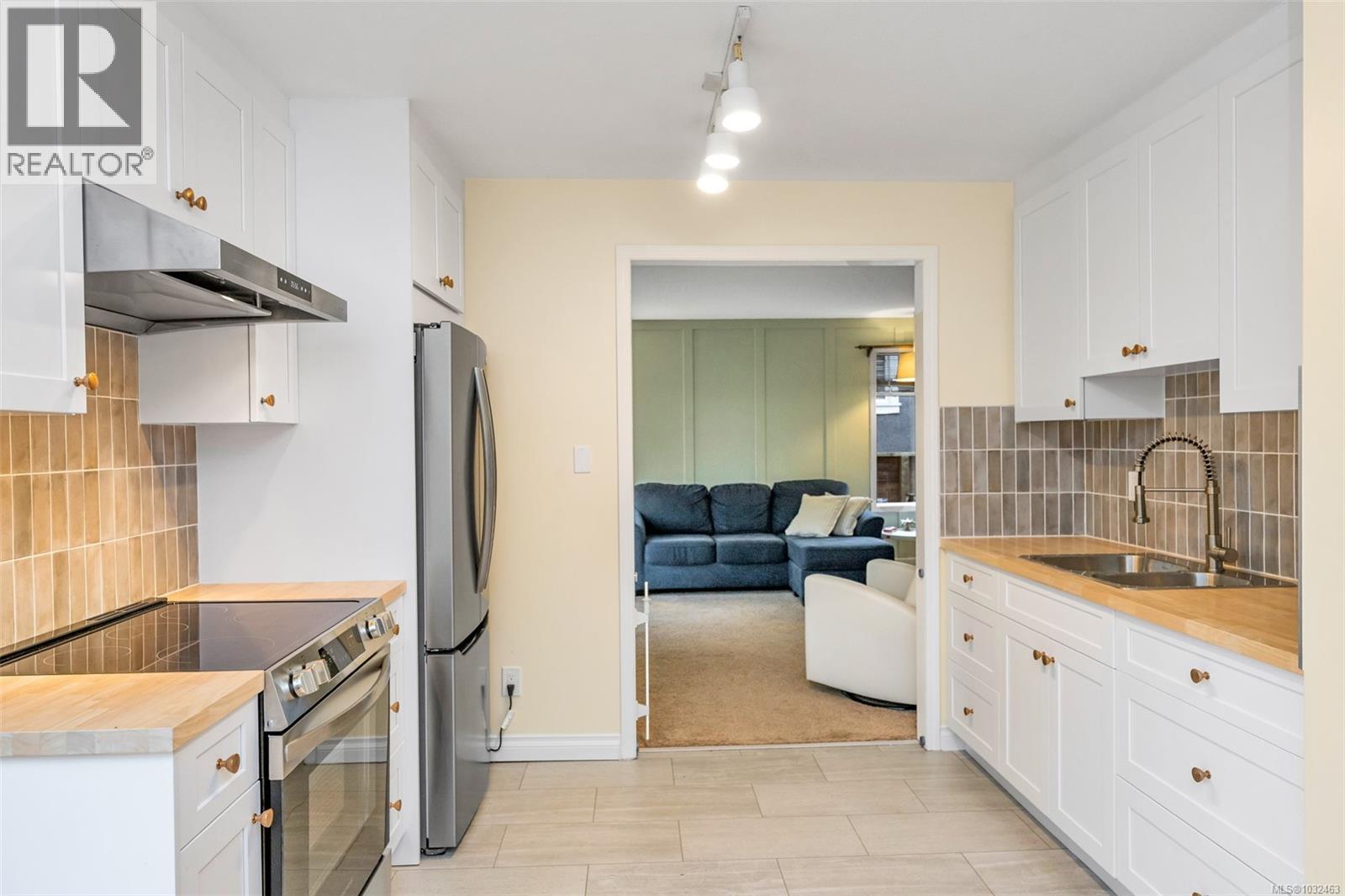  2624 Forbes Street, Victoria