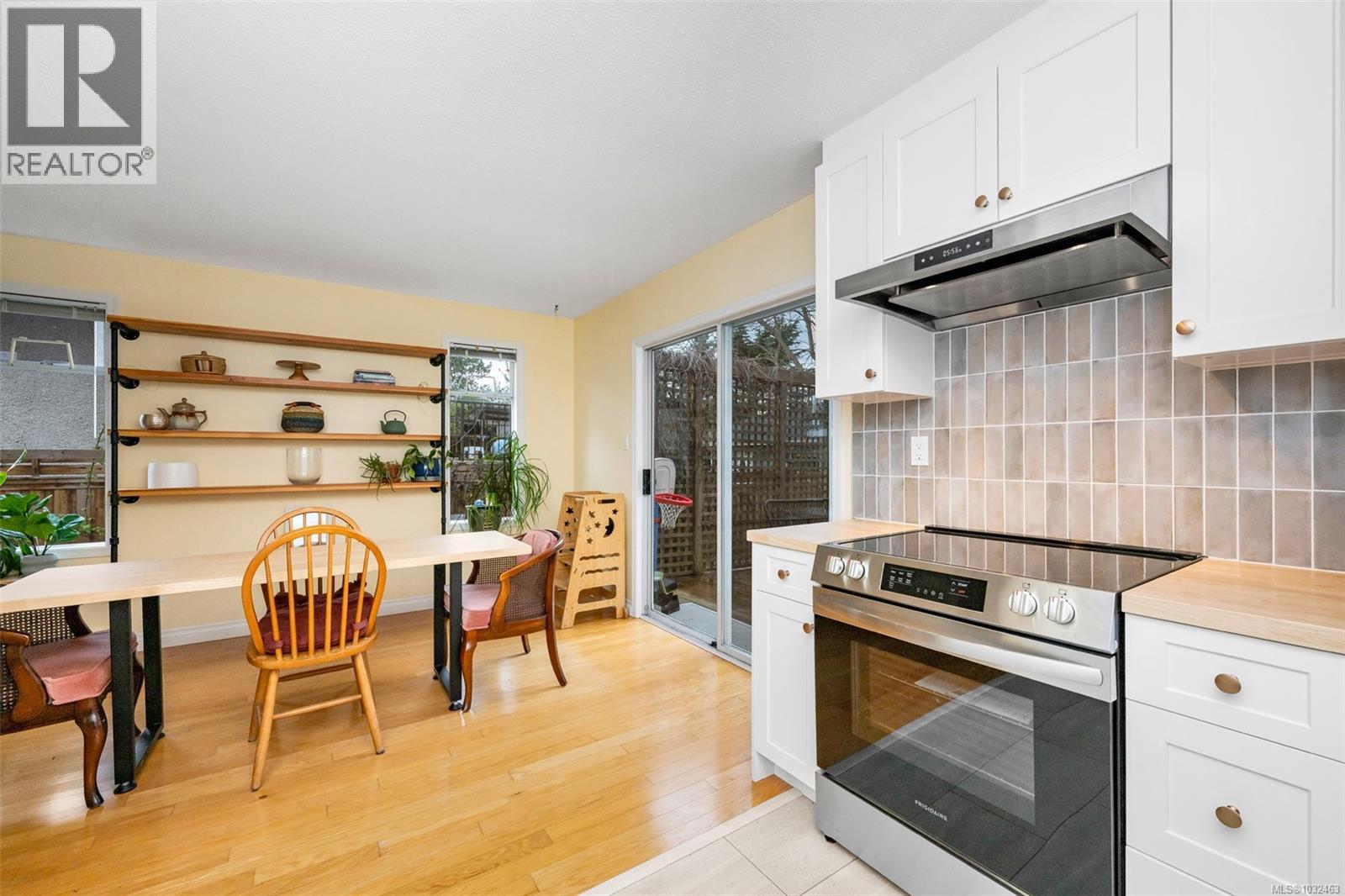  2624 Forbes Street, Victoria