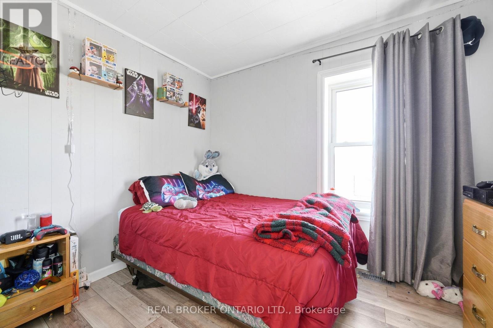 2039 VICTORIA STREET - 24