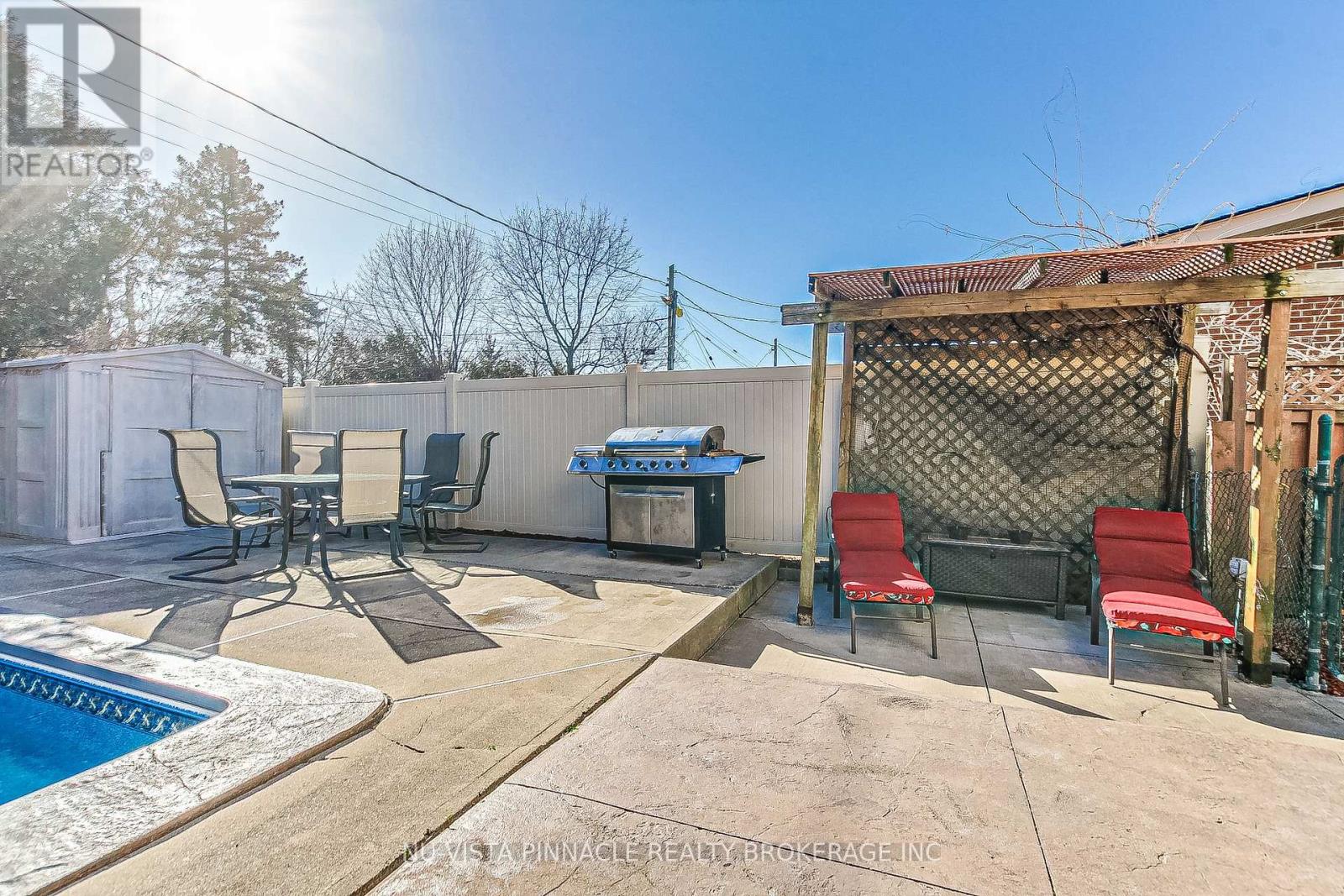 286 PANORAMA CRESCENT Property Photo