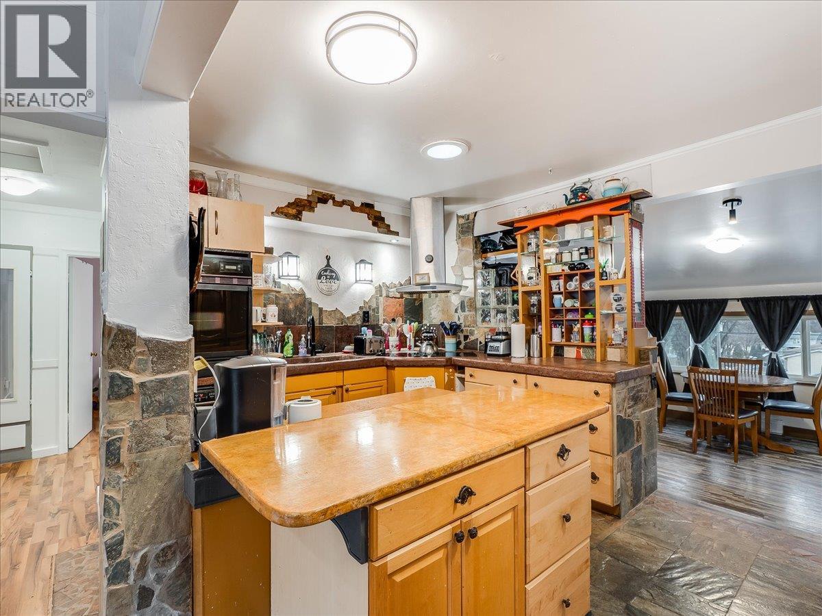 3330 DAHLIA CRESCENT - 19