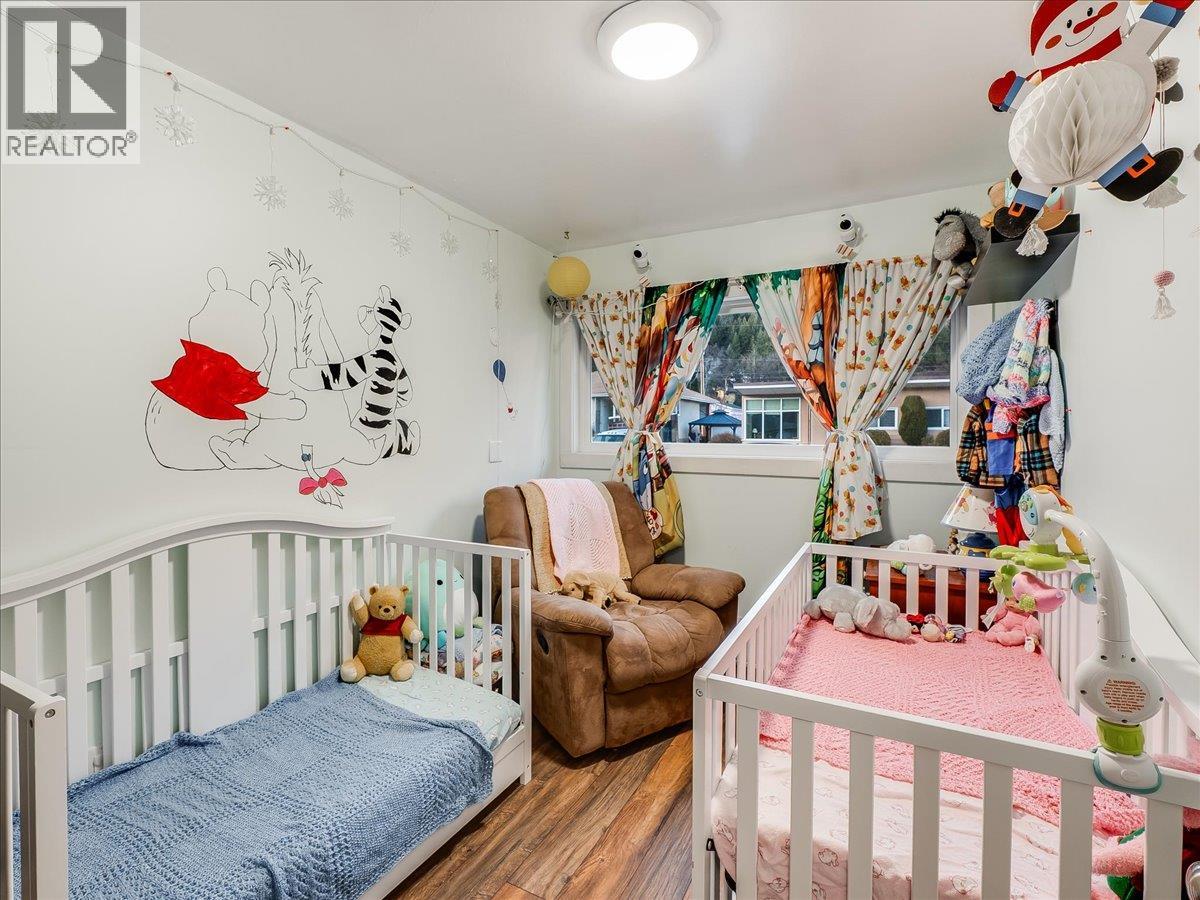 3330 DAHLIA CRESCENT - 31