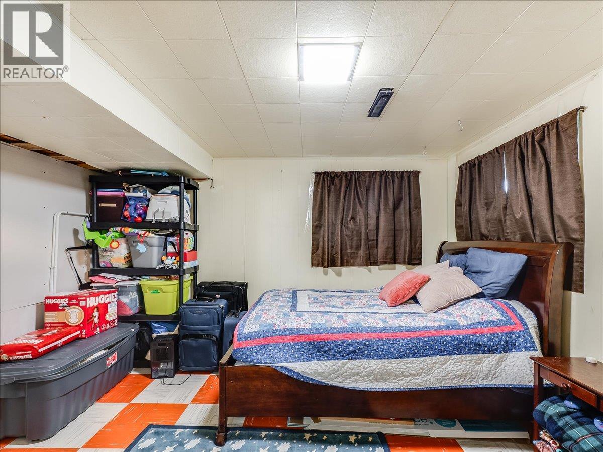 3330 DAHLIA CRESCENT - 40