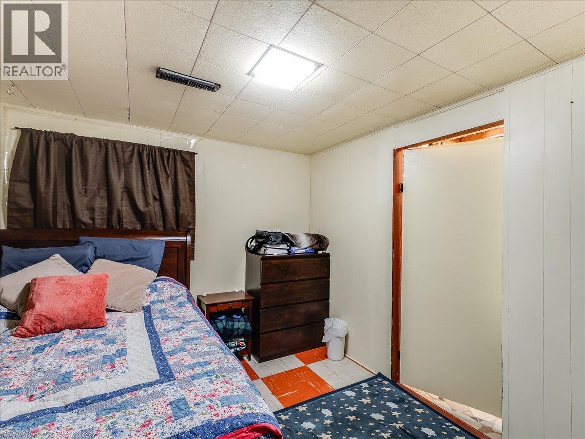 3330 DAHLIA CRESCENT - 41