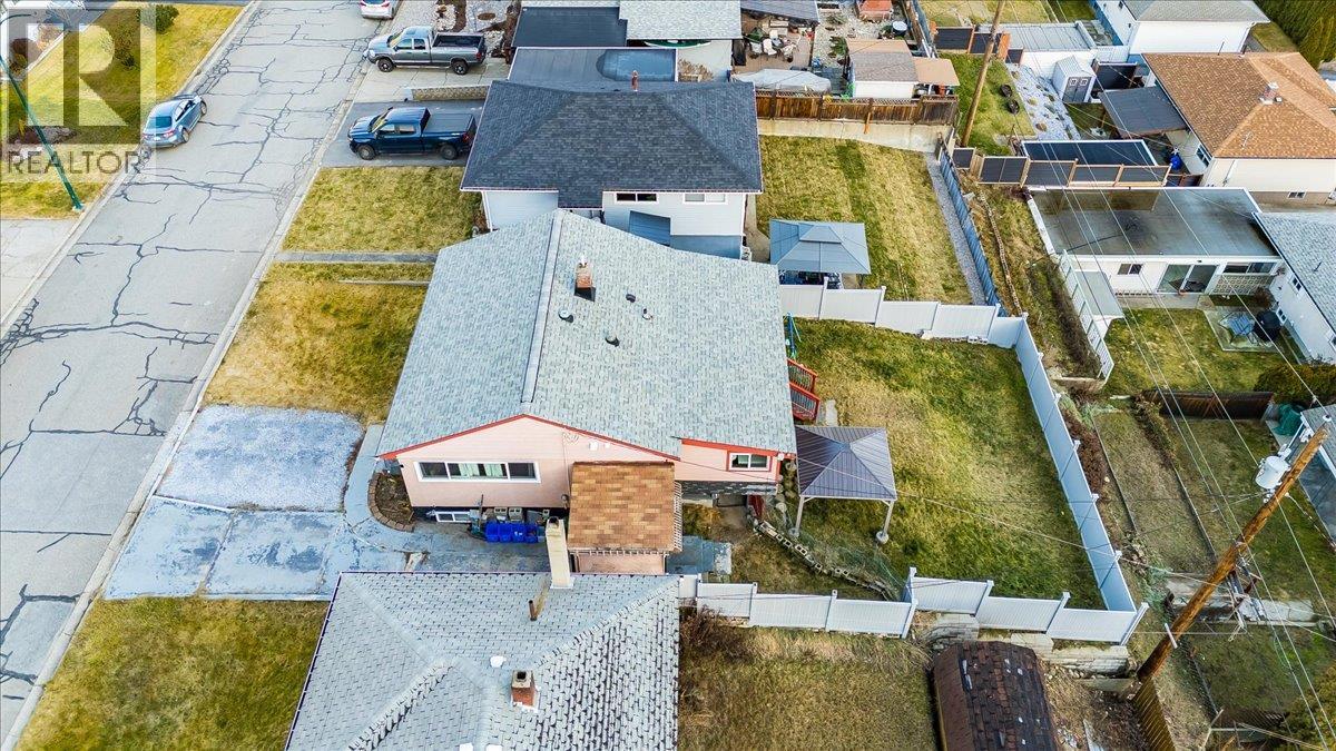 3330 DAHLIA CRESCENT - 47