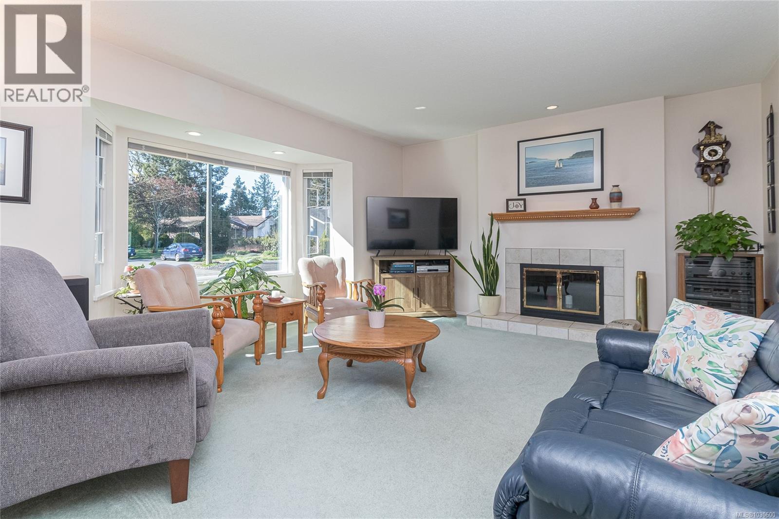  544 Riel Place West, Saanich