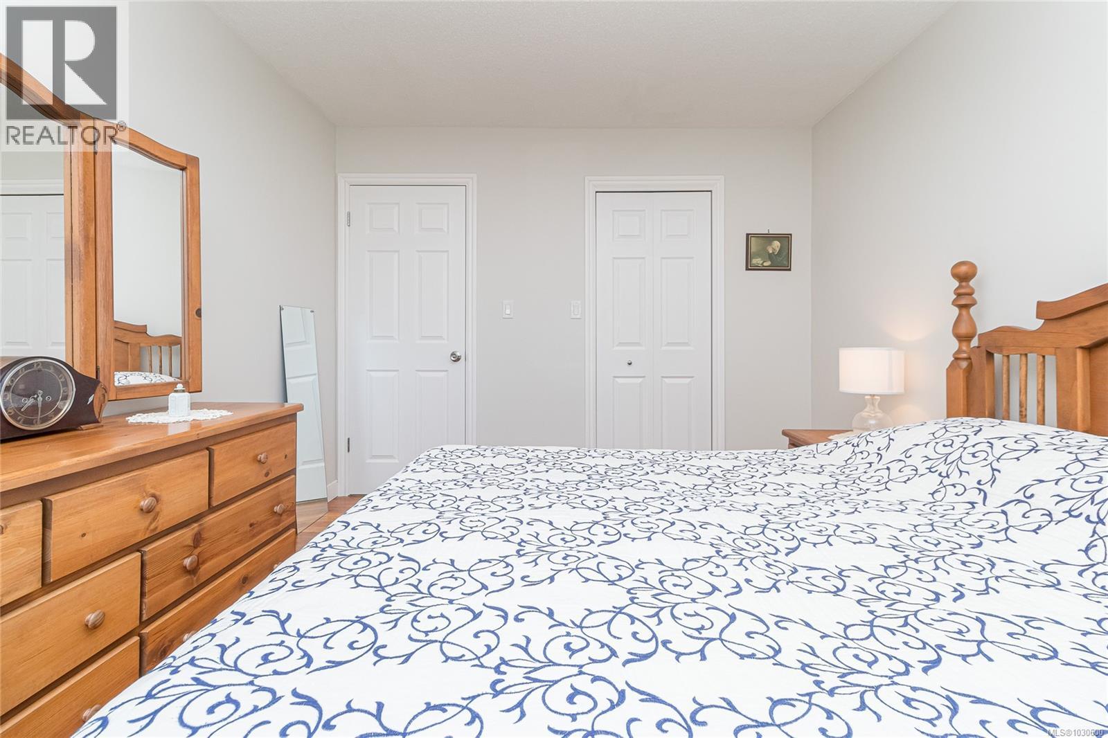  544 Riel Place West, Saanich