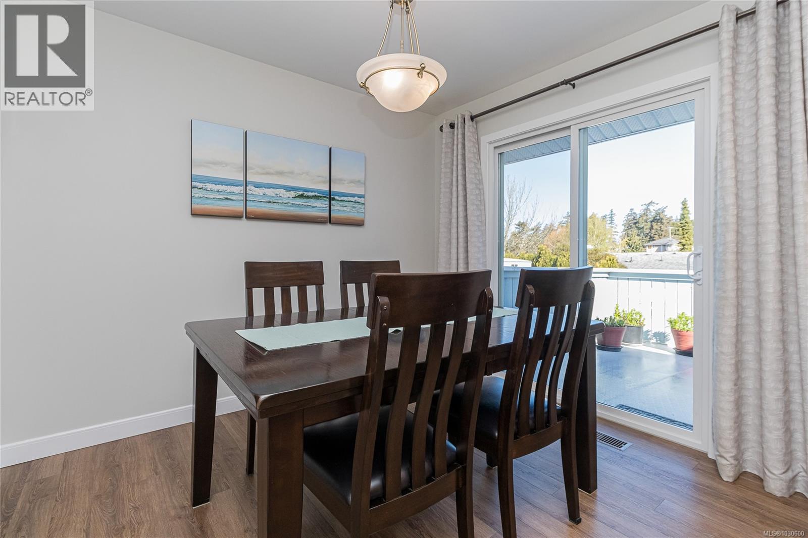  544 Riel Place West, Saanich