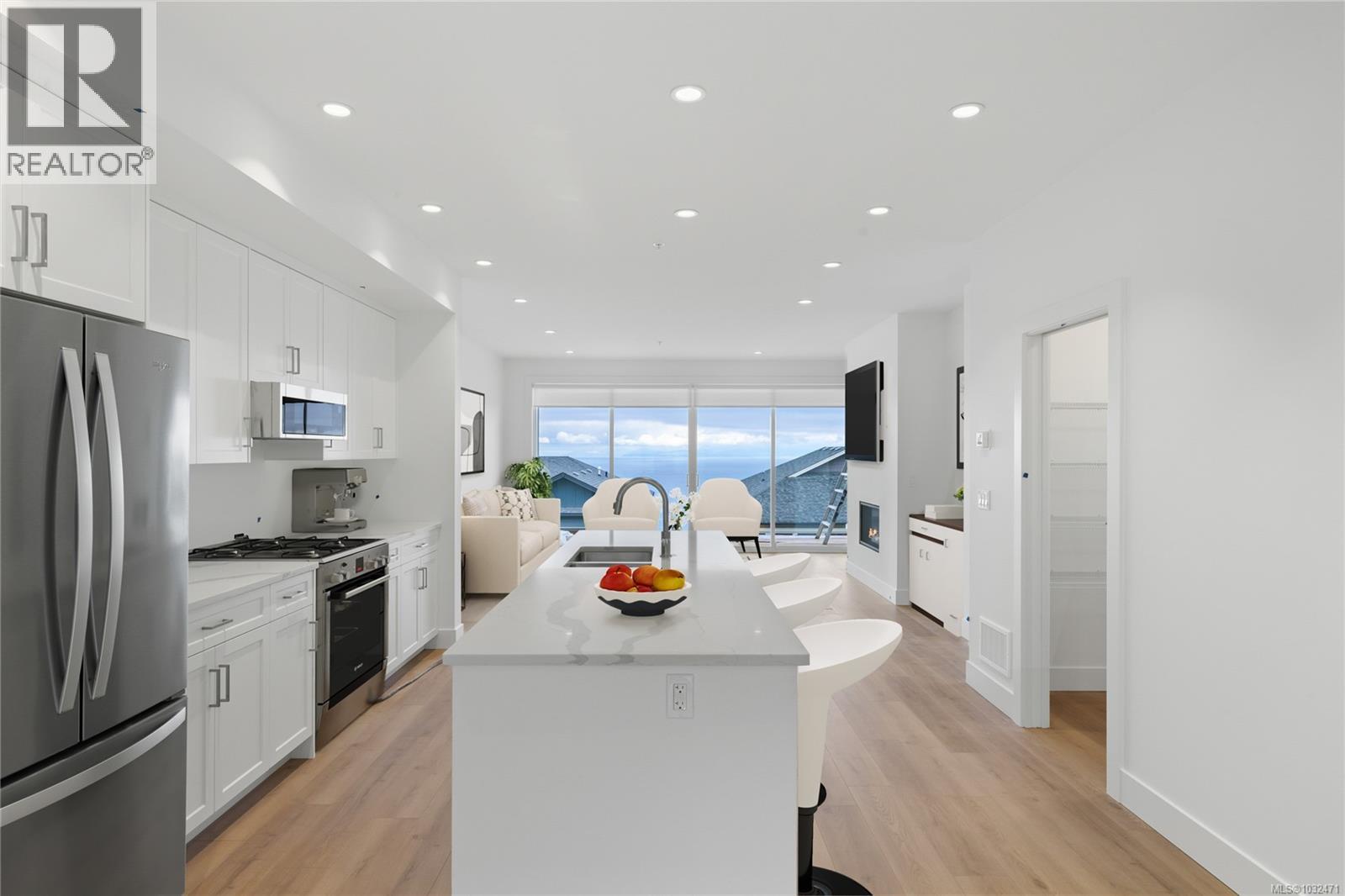 #107 151 ROYAL PACIFIC WAY - Image 3