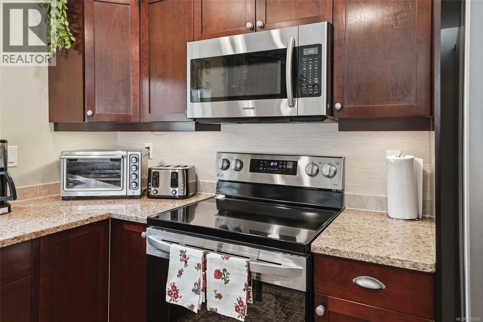 1688 LAILAH'S LOOP - 23