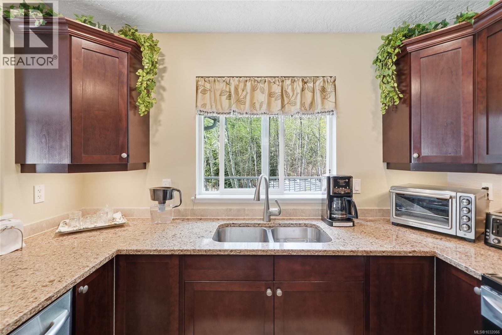 1688 LAILAH'S LOOP - 24