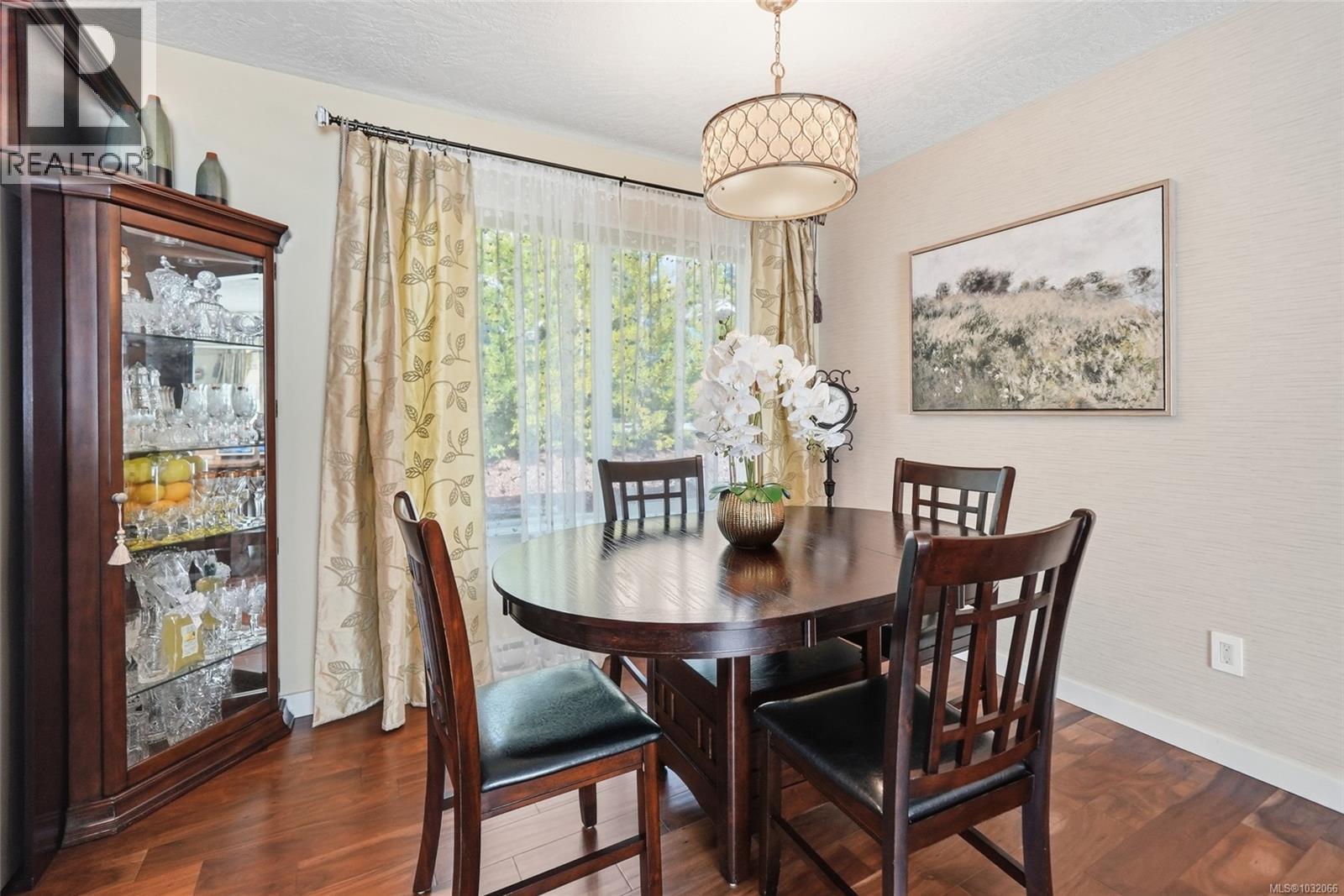 1688 LAILAH'S LOOP - 26