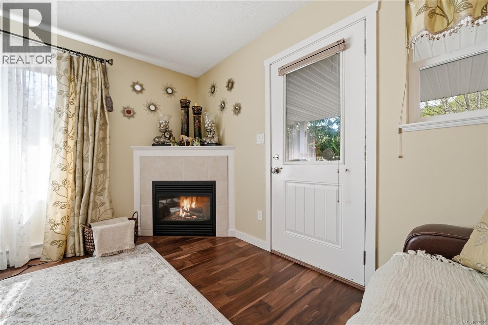 1688 LAILAH'S LOOP - 27