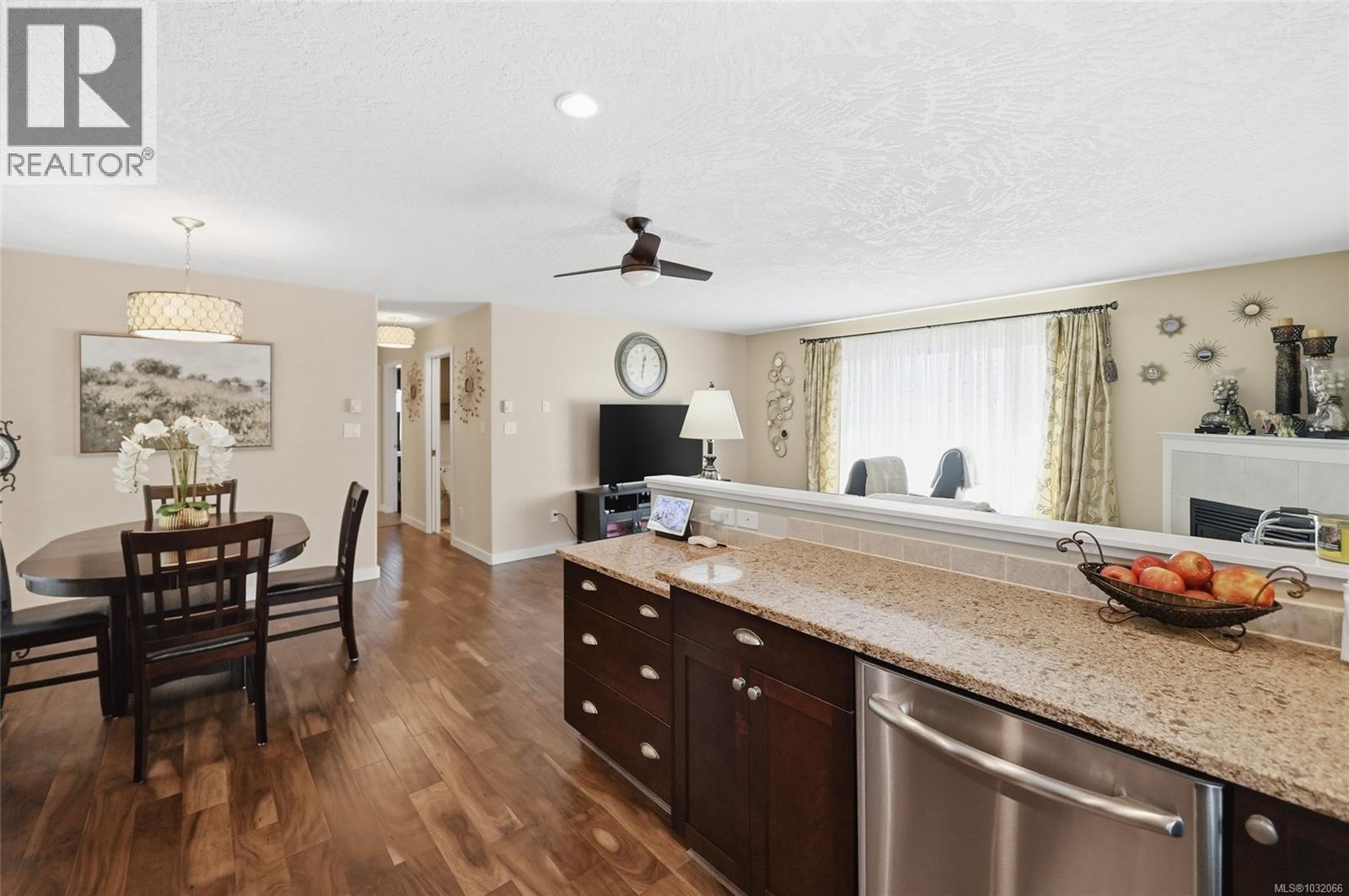 1688 LAILAH'S LOOP - 28