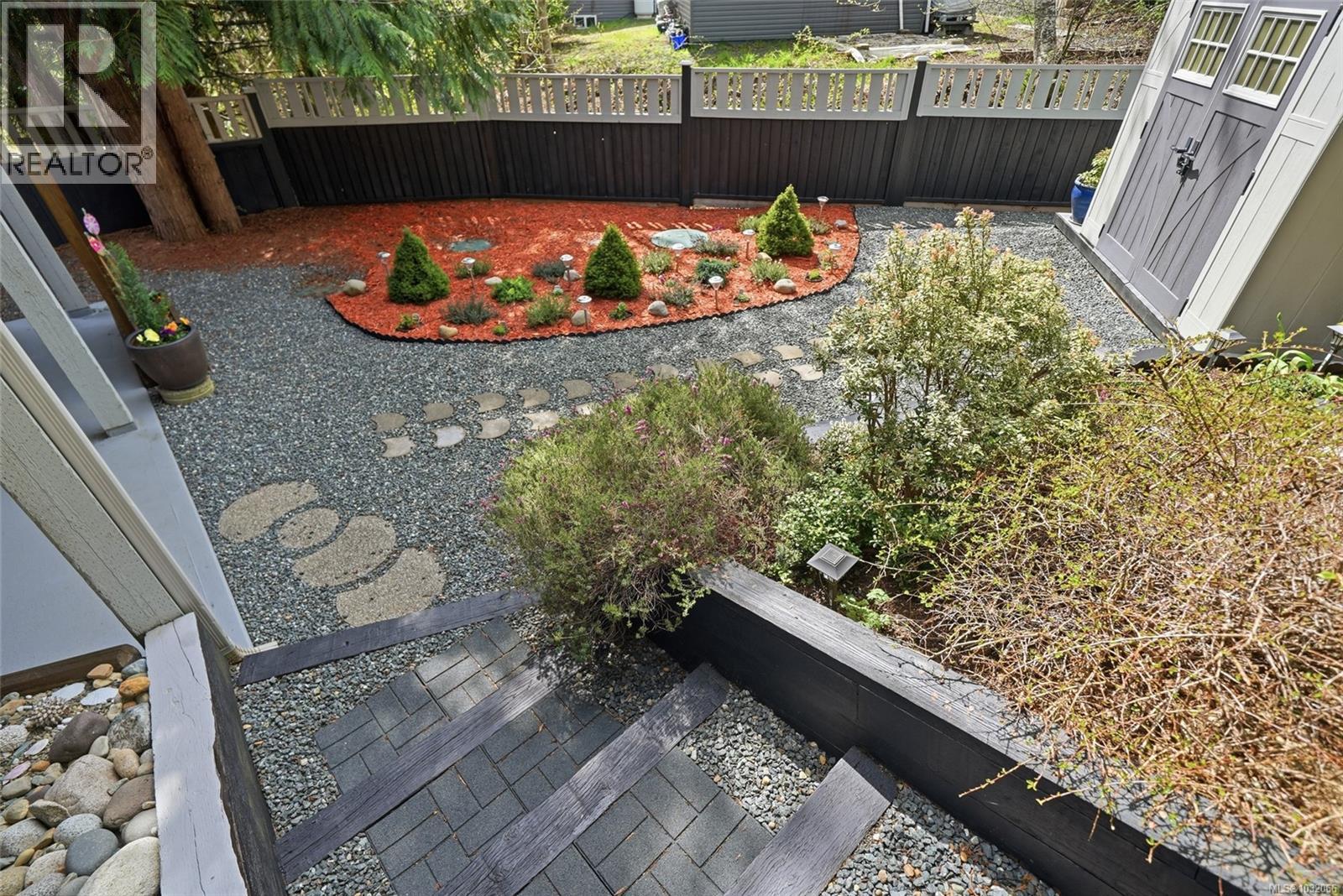 1688 LAILAH'S LOOP - 33