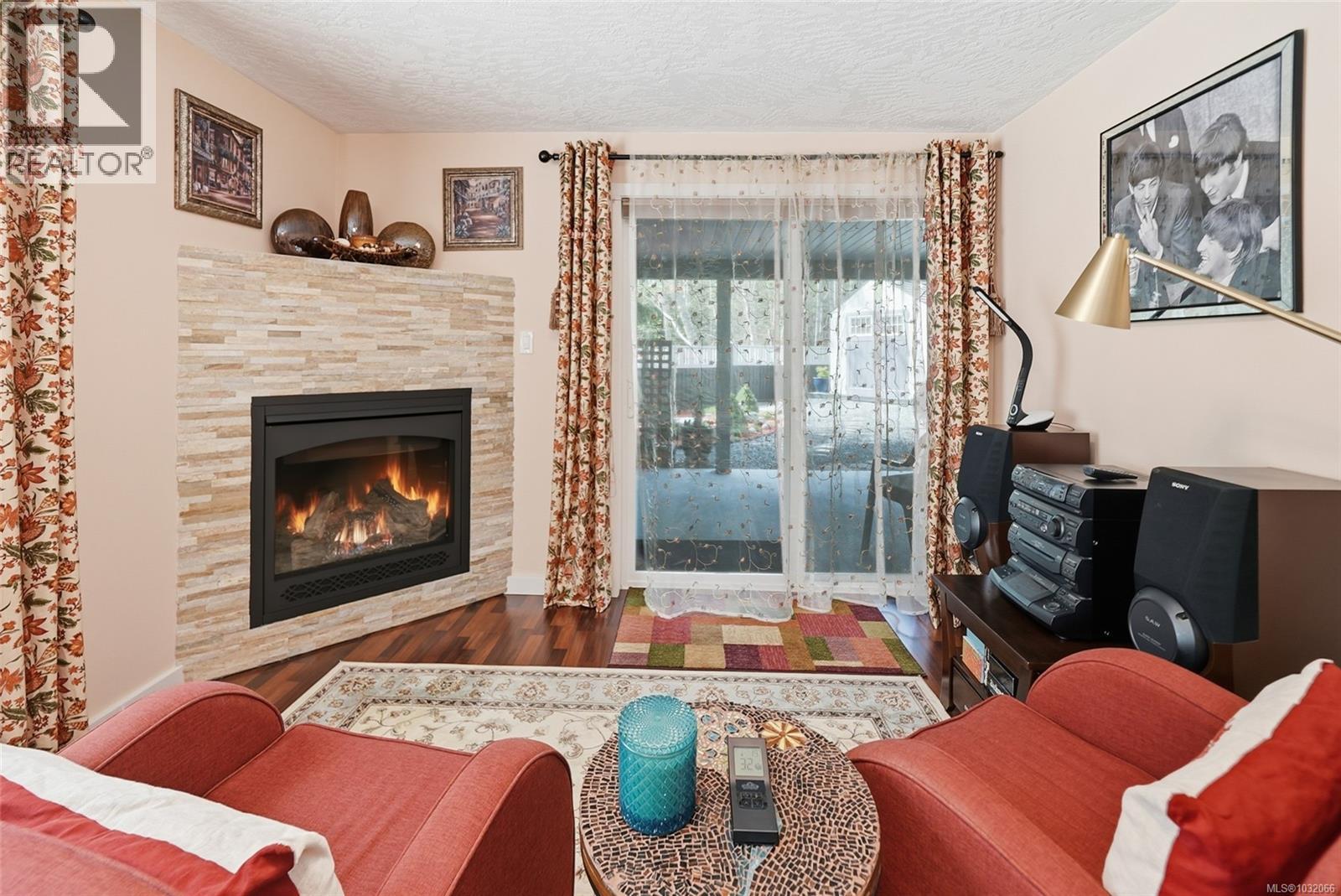 1688 LAILAH'S LOOP - 38