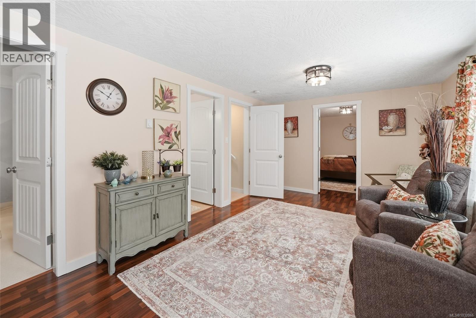 1688 LAILAH'S LOOP - 39