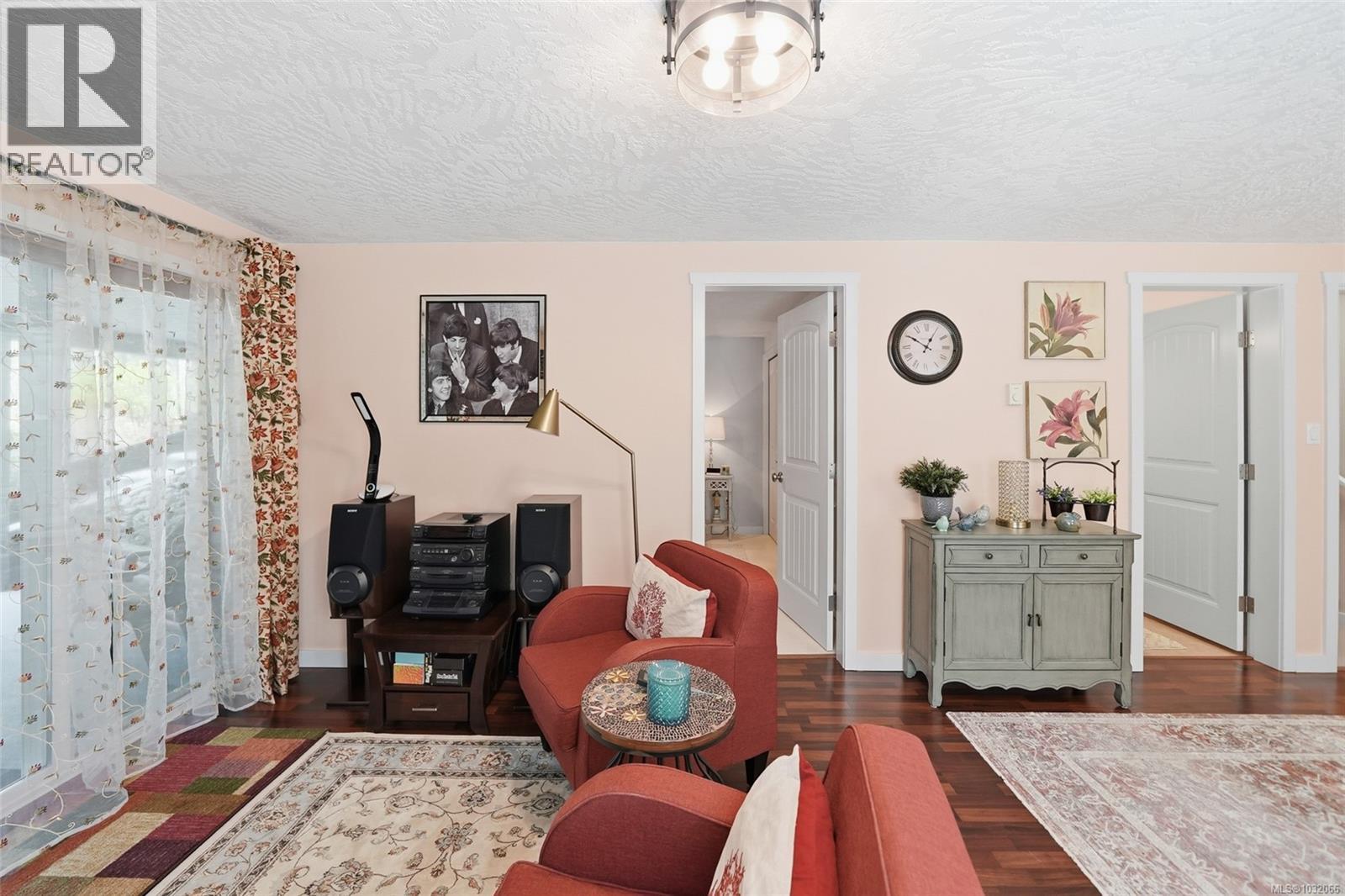 1688 LAILAH'S LOOP - 40