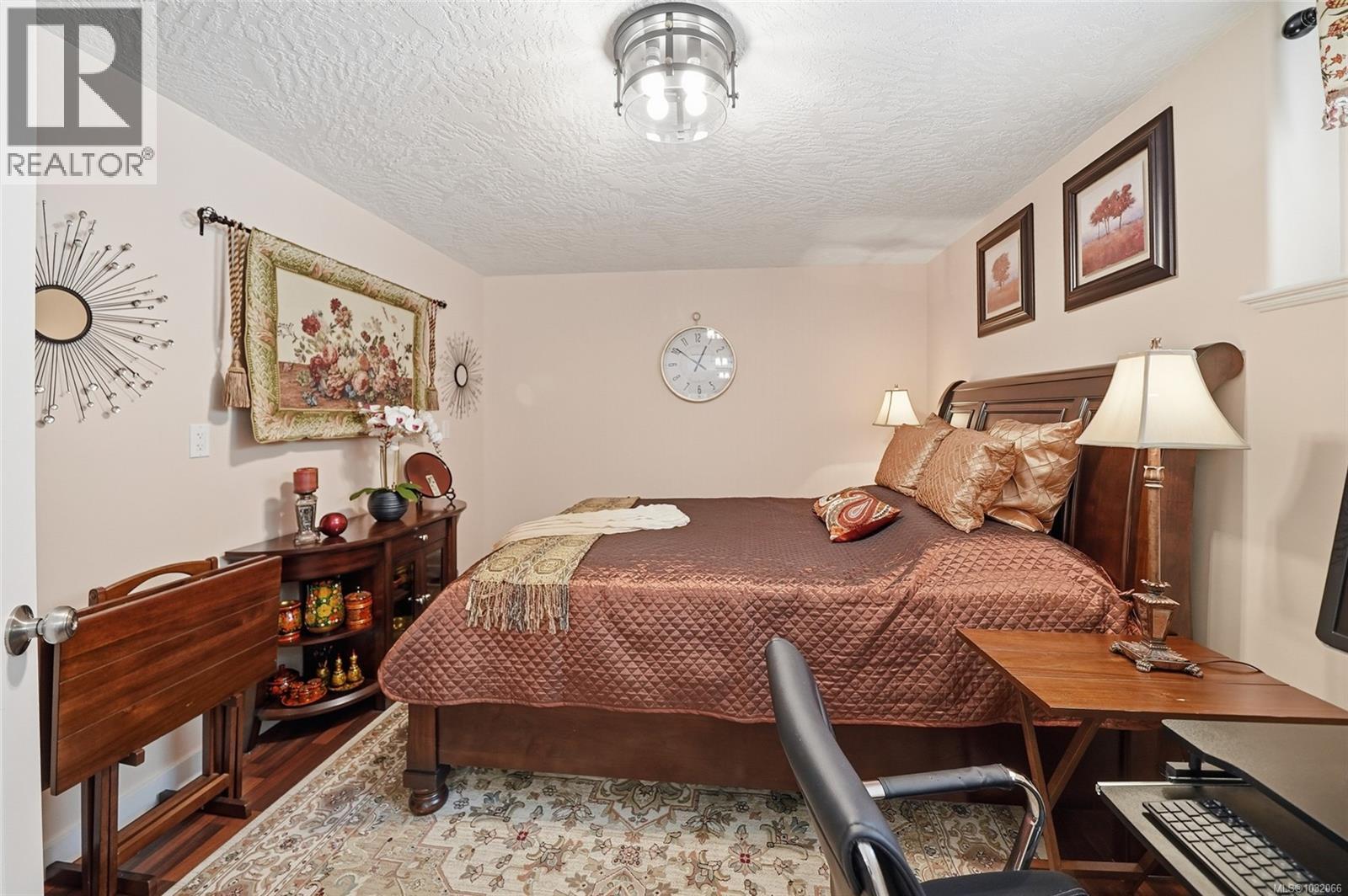 1688 LAILAH'S LOOP - 42