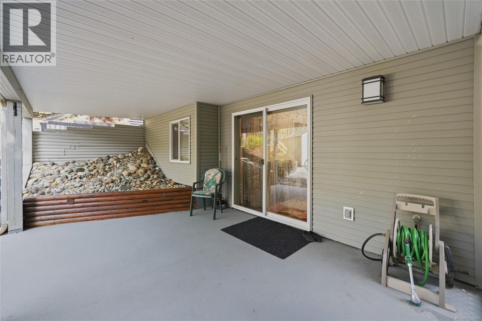 1688 LAILAH'S LOOP - 44