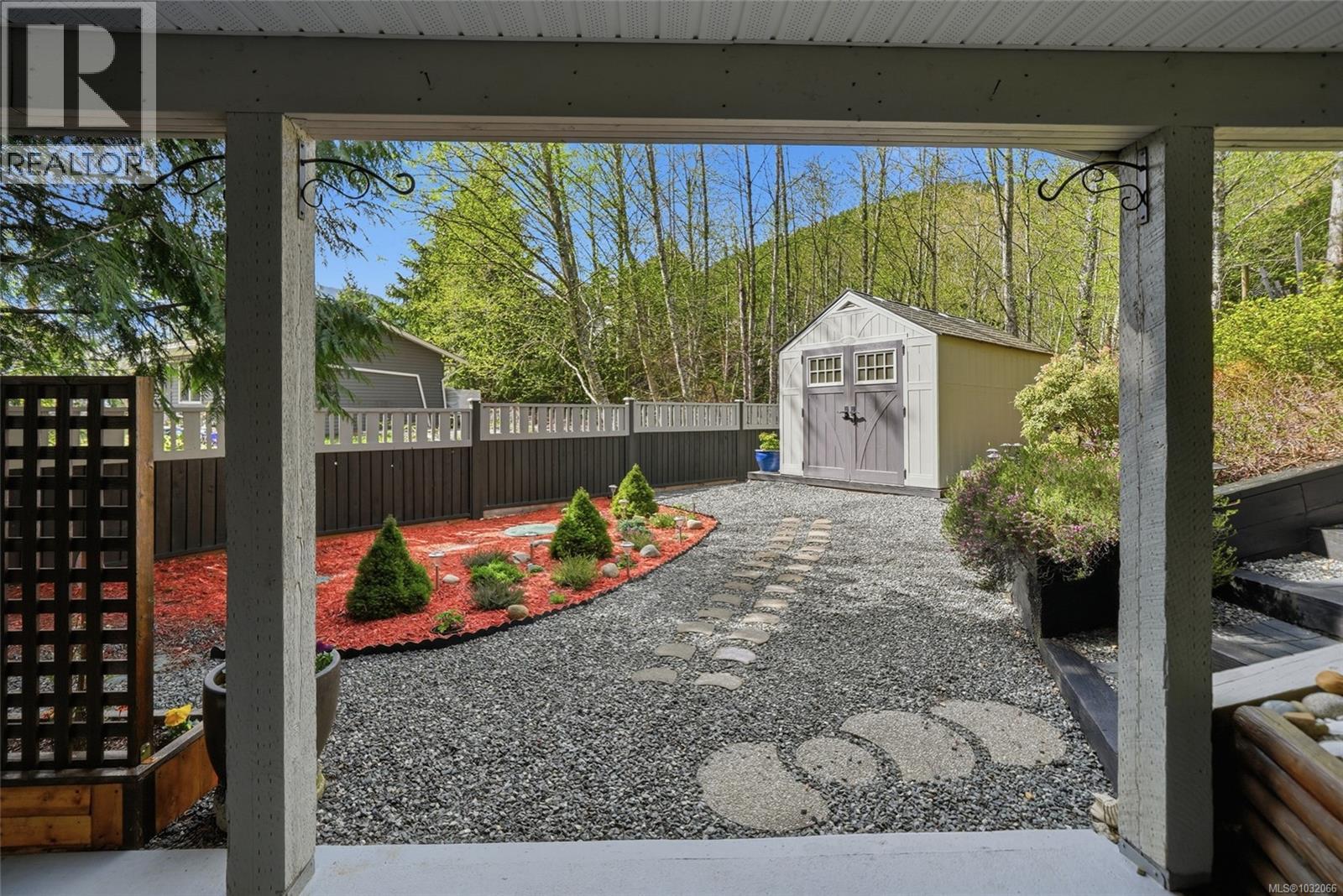 1688 LAILAH'S LOOP - 45