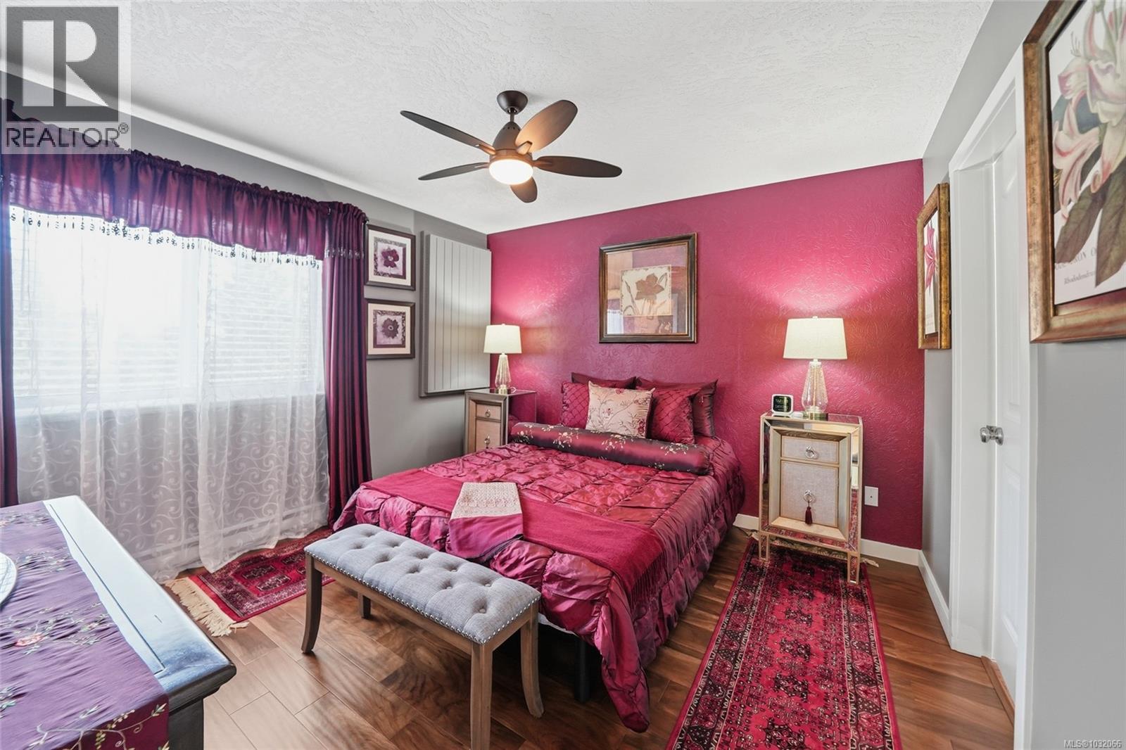 1688 LAILAH'S LOOP - 7