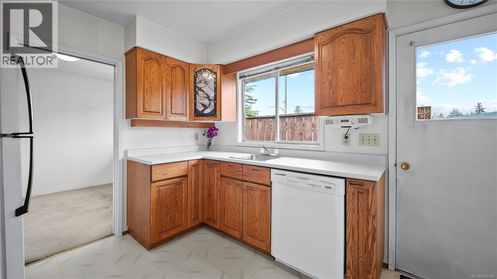  1023 Kenneth Street, Saanich